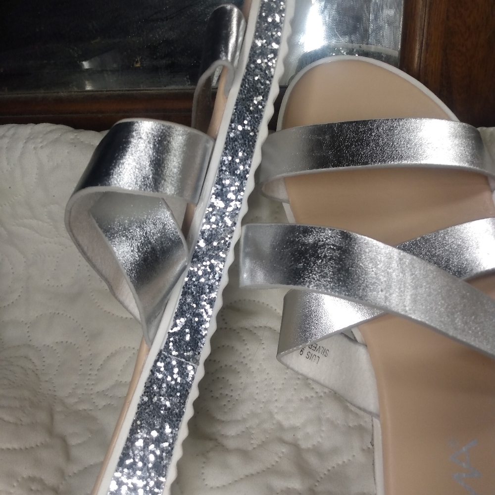 Sandals - Picture 6 of 9